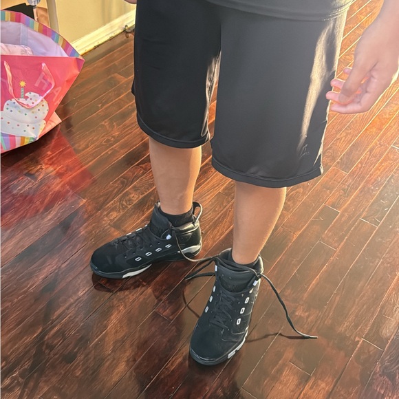 Gently used size 12 black Jordans - Picture 8 of 9